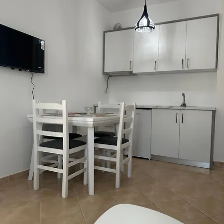 Pensjonat Nazo Sea View Kryemëdhej